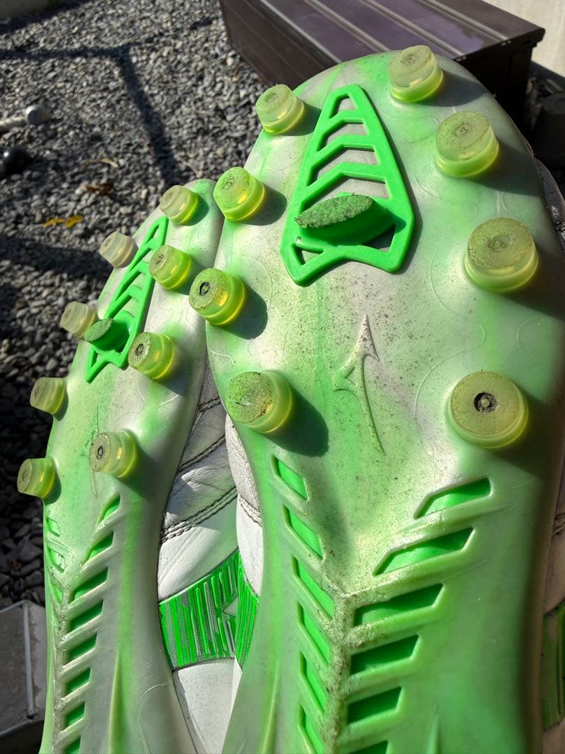 サッカースパイク ミズノ モレリア ネオ4 ジャパン 26.0cm