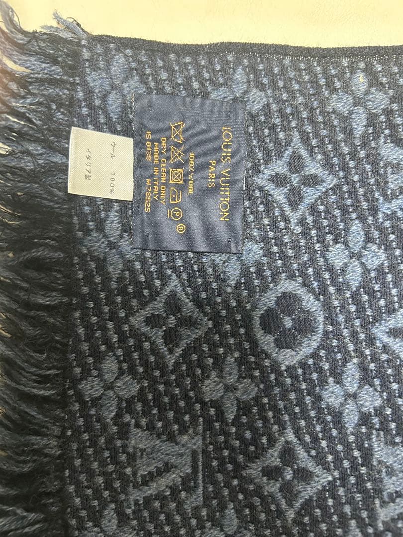 LOUIS VUITTON モノグラフ　ネイビーマフラー