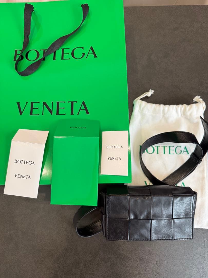 Bottega Venetaボッテガ・ヴェネタ カセット ショルダーバッグ