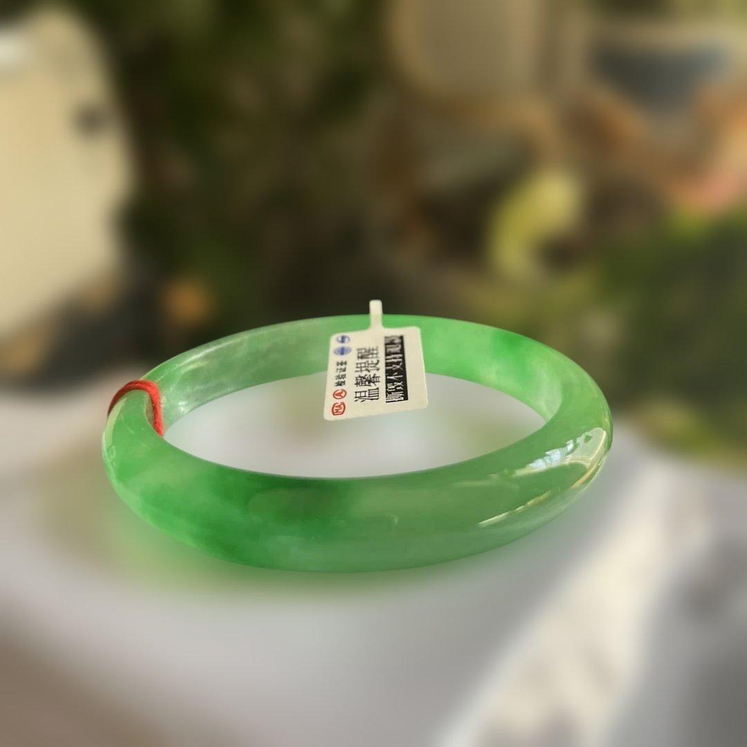 緑翡翠飘花バングル