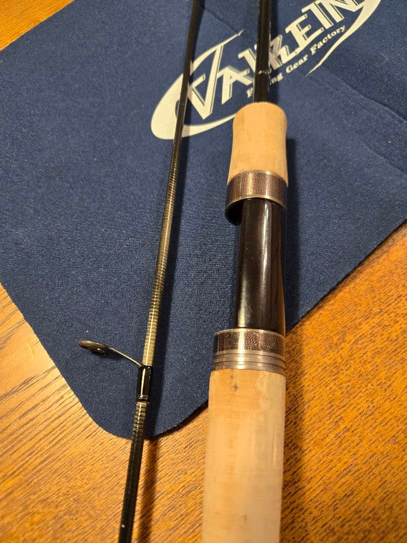 ダーインスレイヴ ブラックヴェスパイン 61l-h