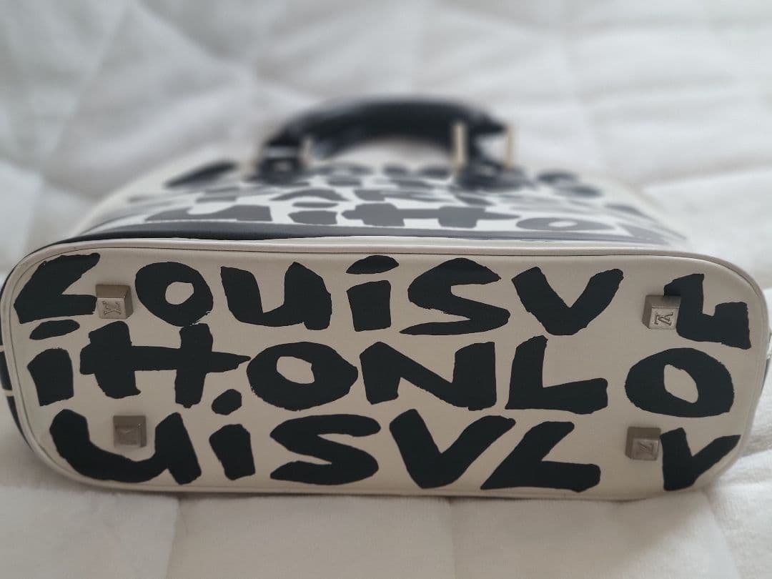 Louis Vuitton グラフィティ ショルダーバッグ