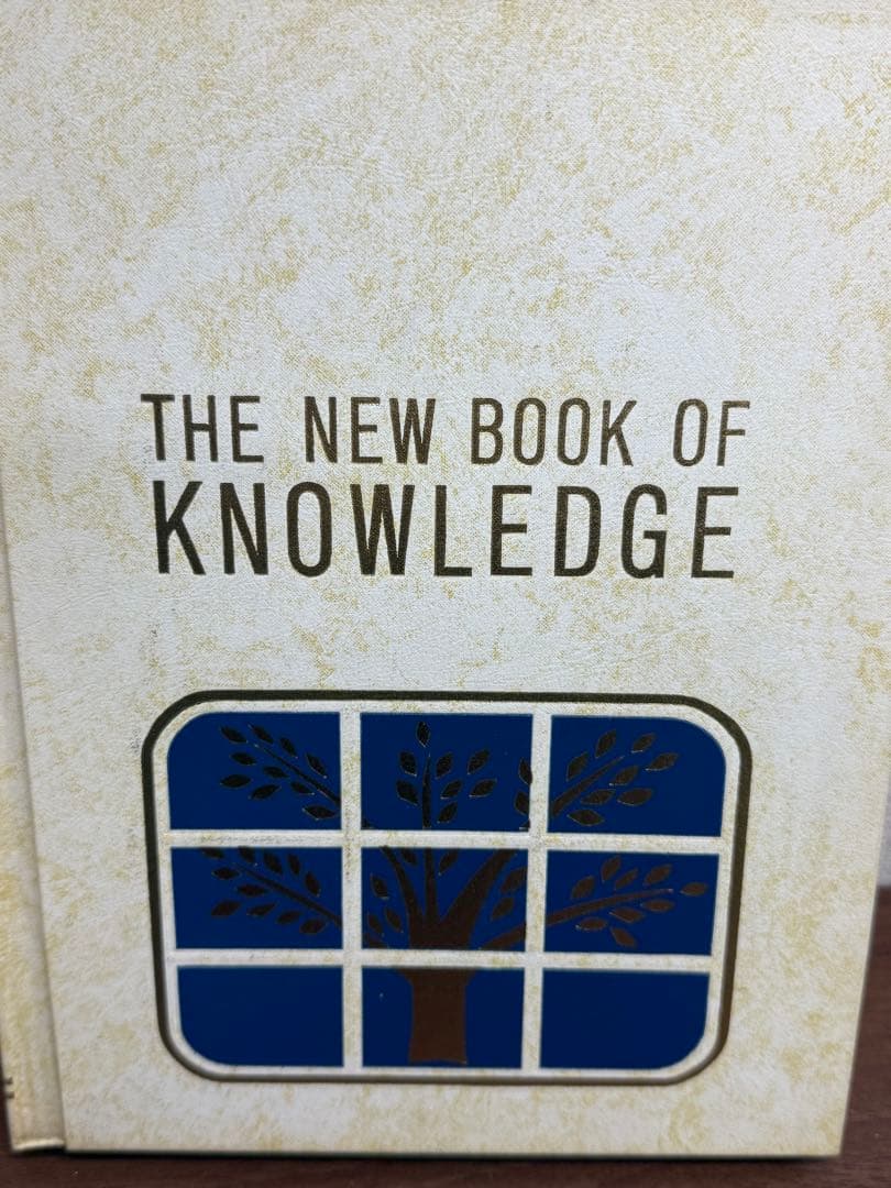 【送料込み】洋書　ザニューブックオブナレッジ　2冊まとめ