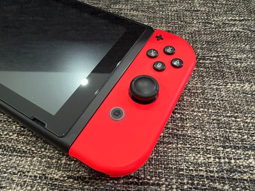 Nintendo Switch 本体、スマブラ、マリオカート8 ソフトセット