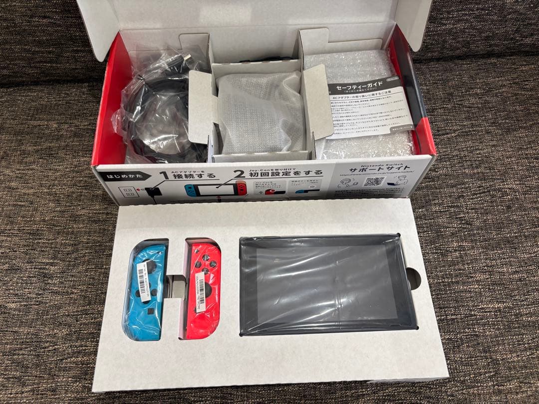 Nintendo Switch 本体、スマブラ、マリオカート8 ソフトセット