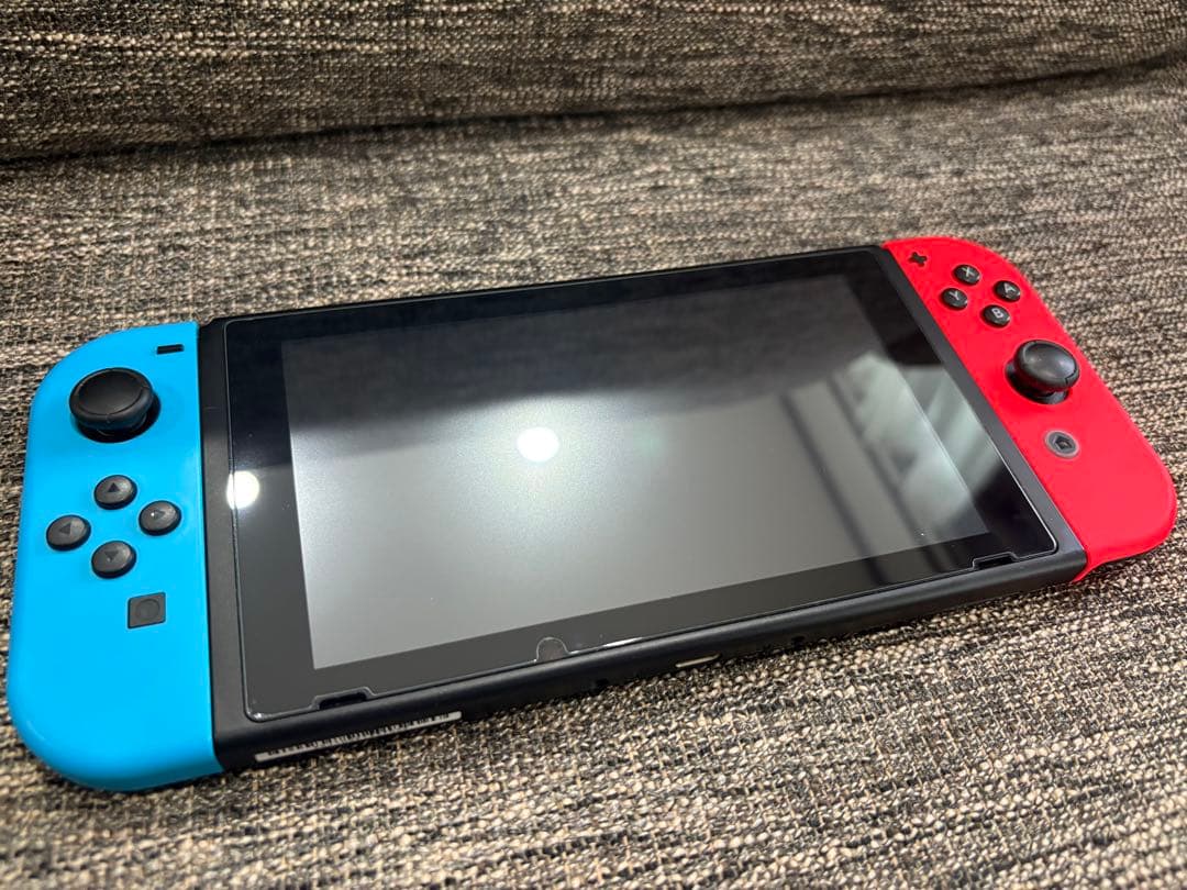 Nintendo Switch 本体、スマブラ、マリオカート8 ソフトセット