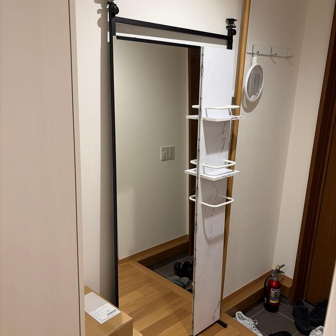 [幅80] ミラー付き突っ張り棚 壁面収納 スリム 棚 伸縮 LOWYA