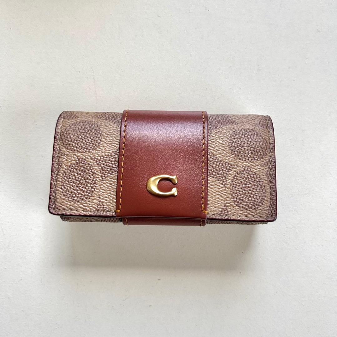 新品 COACH キーケース 箱付き