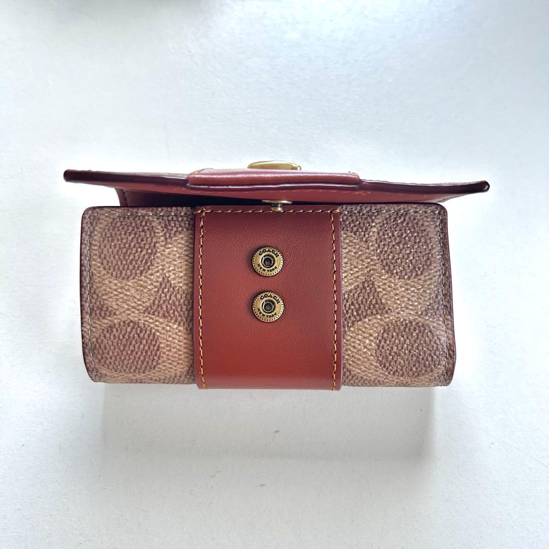 新品 COACH キーケース 箱付き