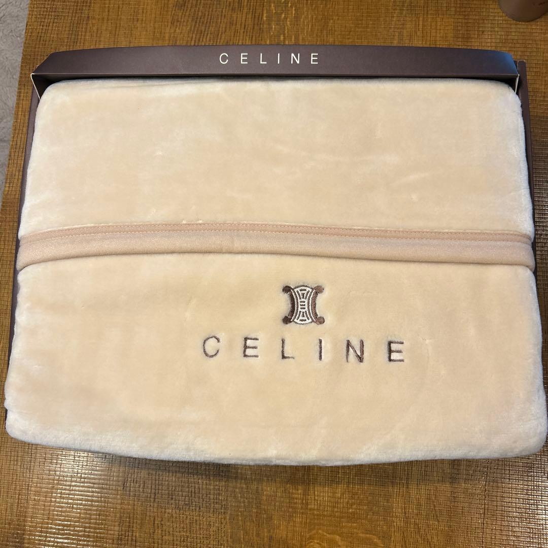 y*y様 セリーヌ　ニューマイヤー毛布 新品　ブラウン(キャメル)