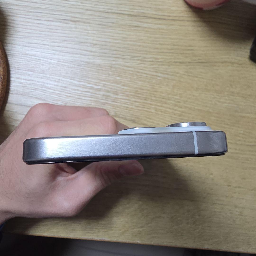 iPhone 15Pro maxホワイト 電池容量100% おまけ付