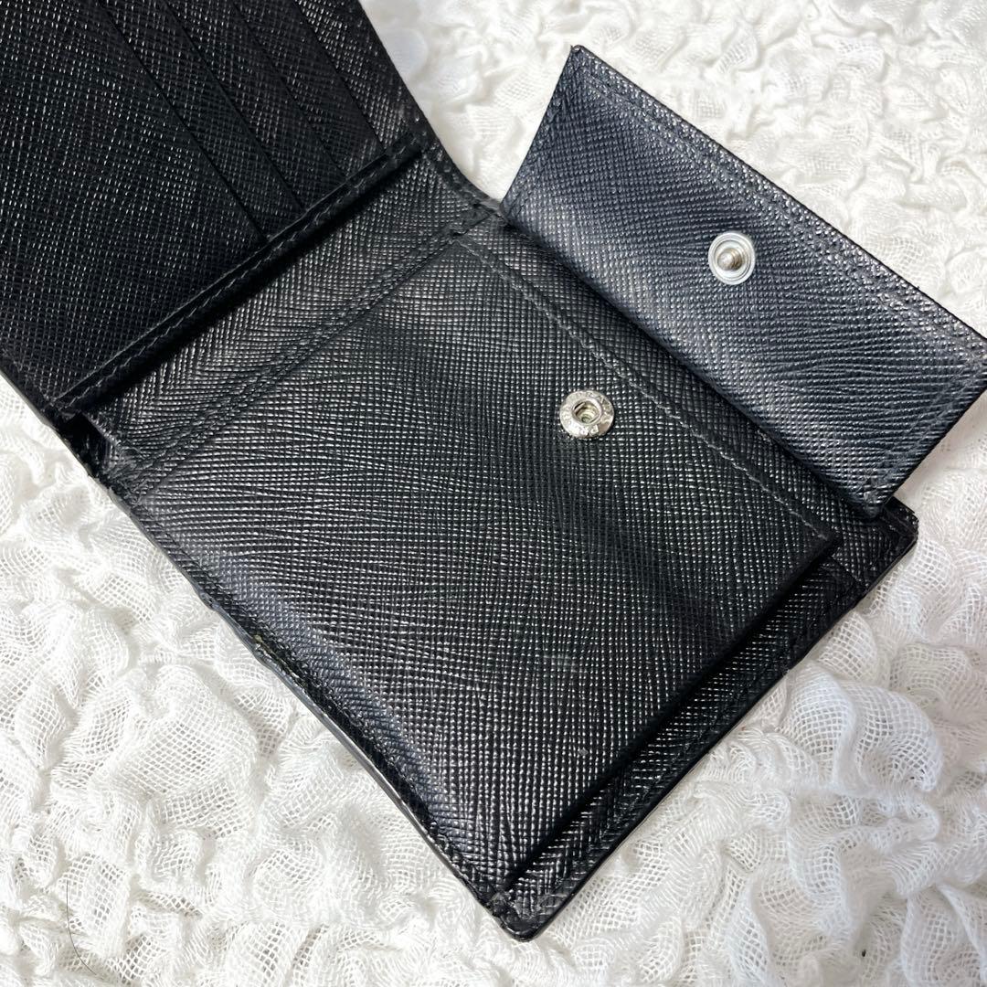 極美品✨近年　プラダ 二つ折り財布 コンパクト　小銭入れ付　サフィアーノレザー