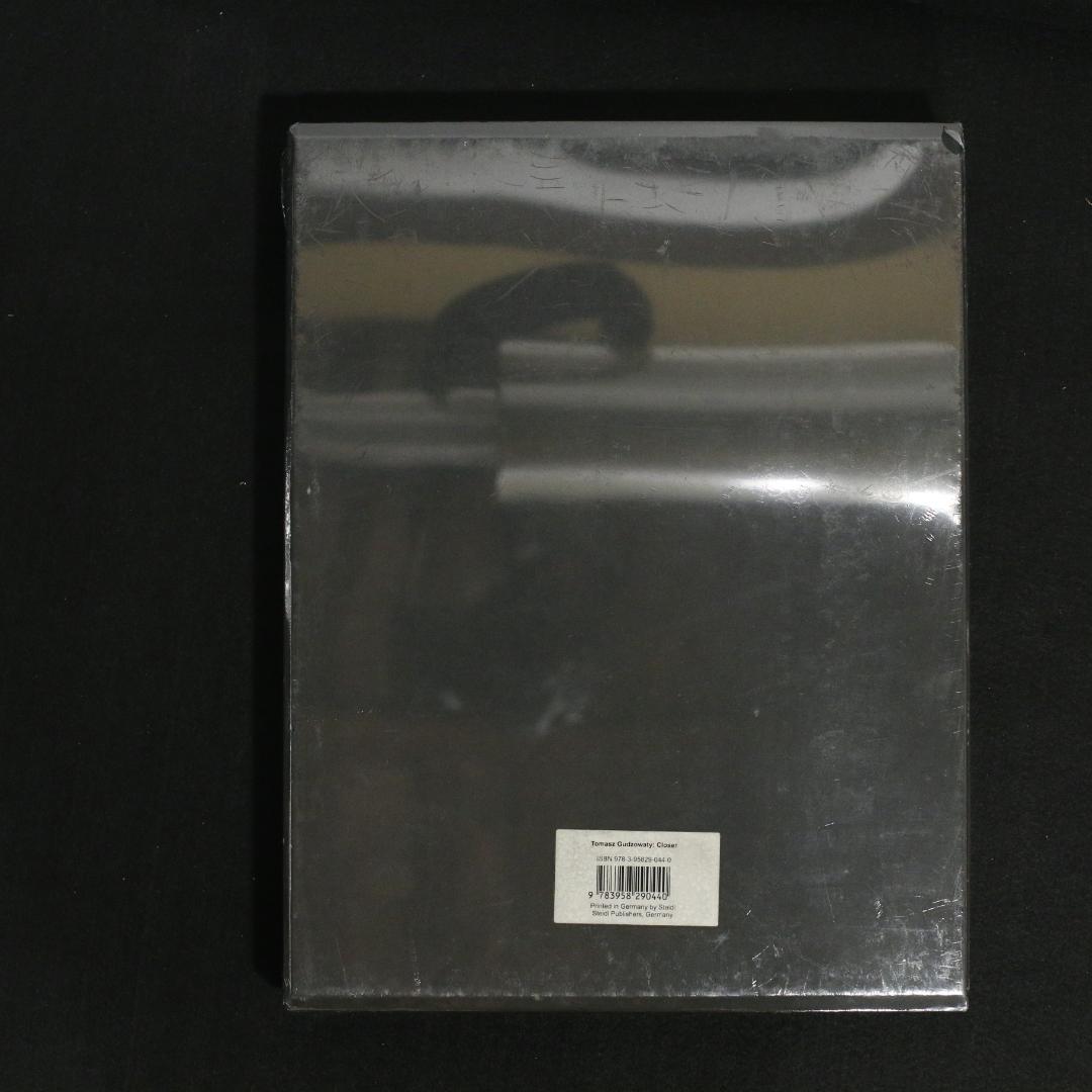 Tomasz Gudzowaty 『Closer』Stidle