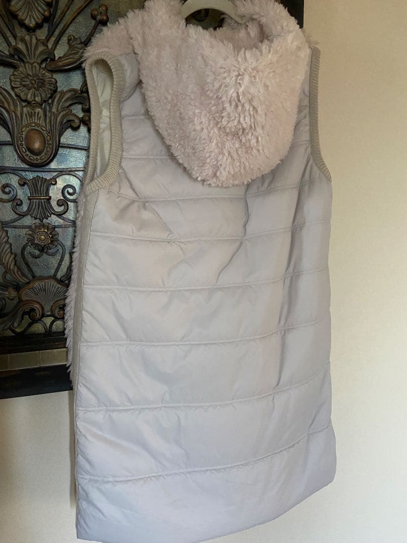 フード付き　ファーのジレ　ベスト　DAMAチュニック　ダーマコレクション