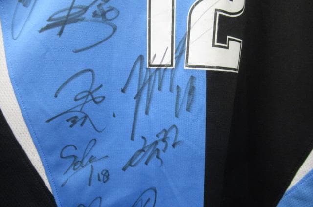 川崎フロンターレ　2008年アシックスユニフォームサイン多数人！！