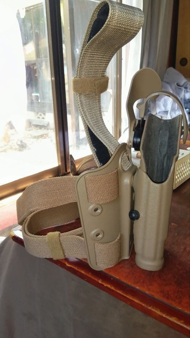 サファリランド6004HK45ライト対応ホルスター実物