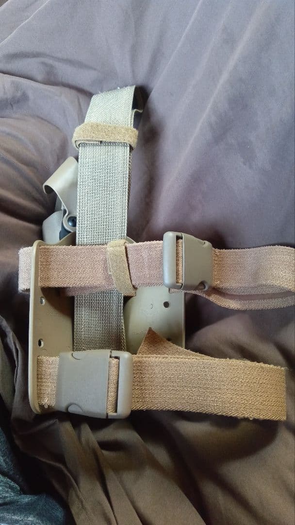 サファリランド6004HK45ライト対応ホルスター実物