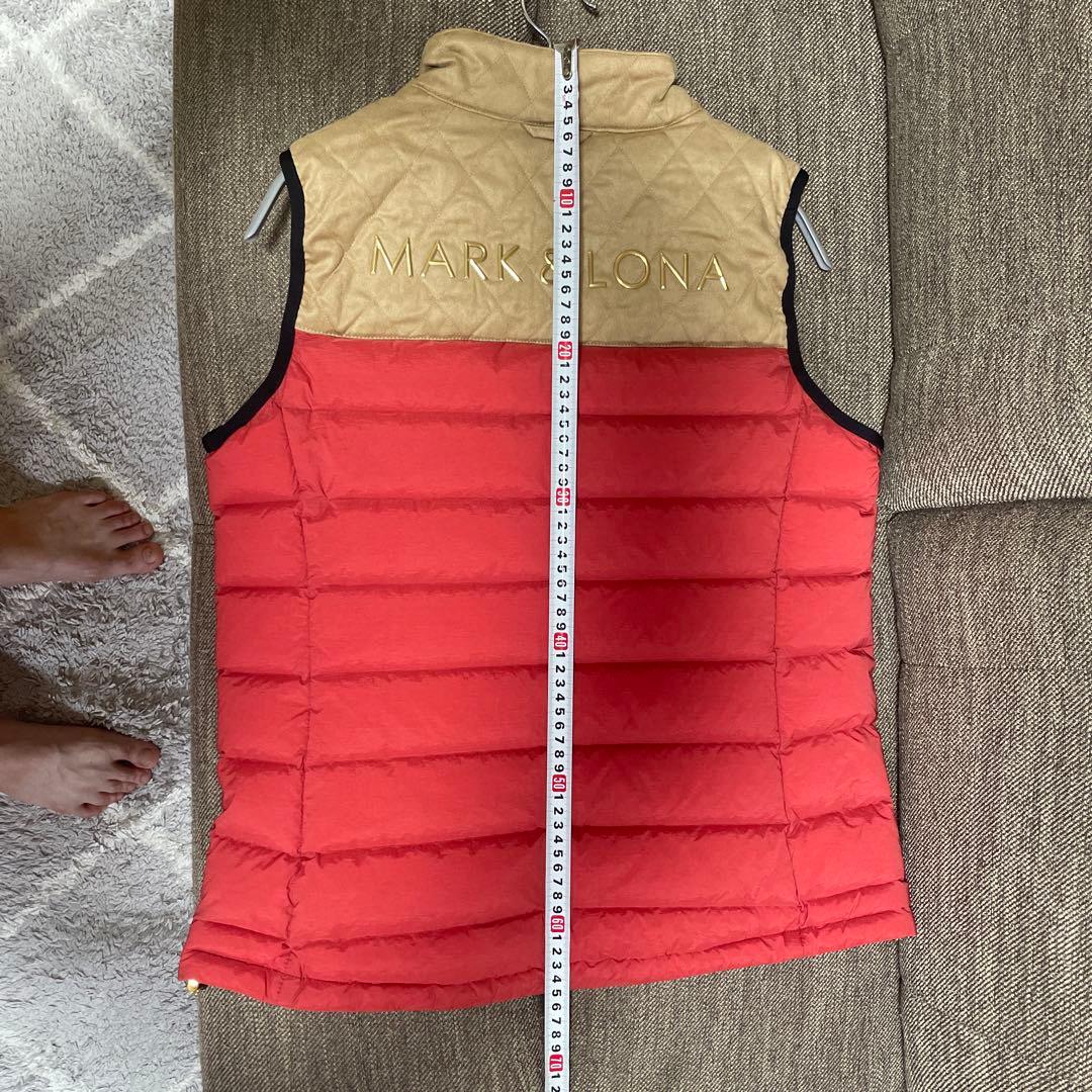 MARK & LONA フード付きベスト レッド/ベージュ