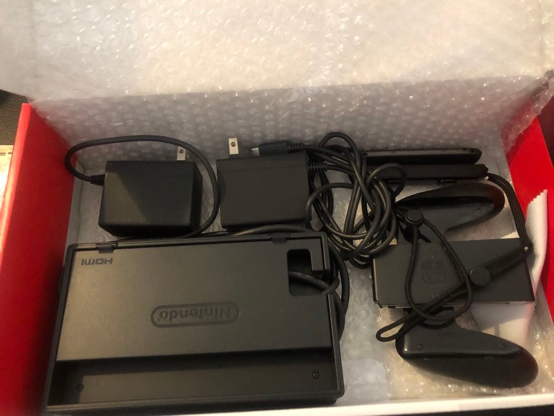 Nintendo Switch 本体.充電器など