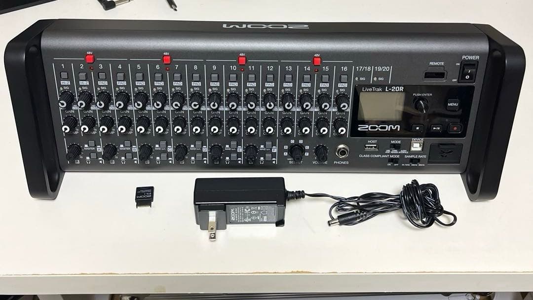 ZOOM LiveTrak L-20R デジタルミキサー