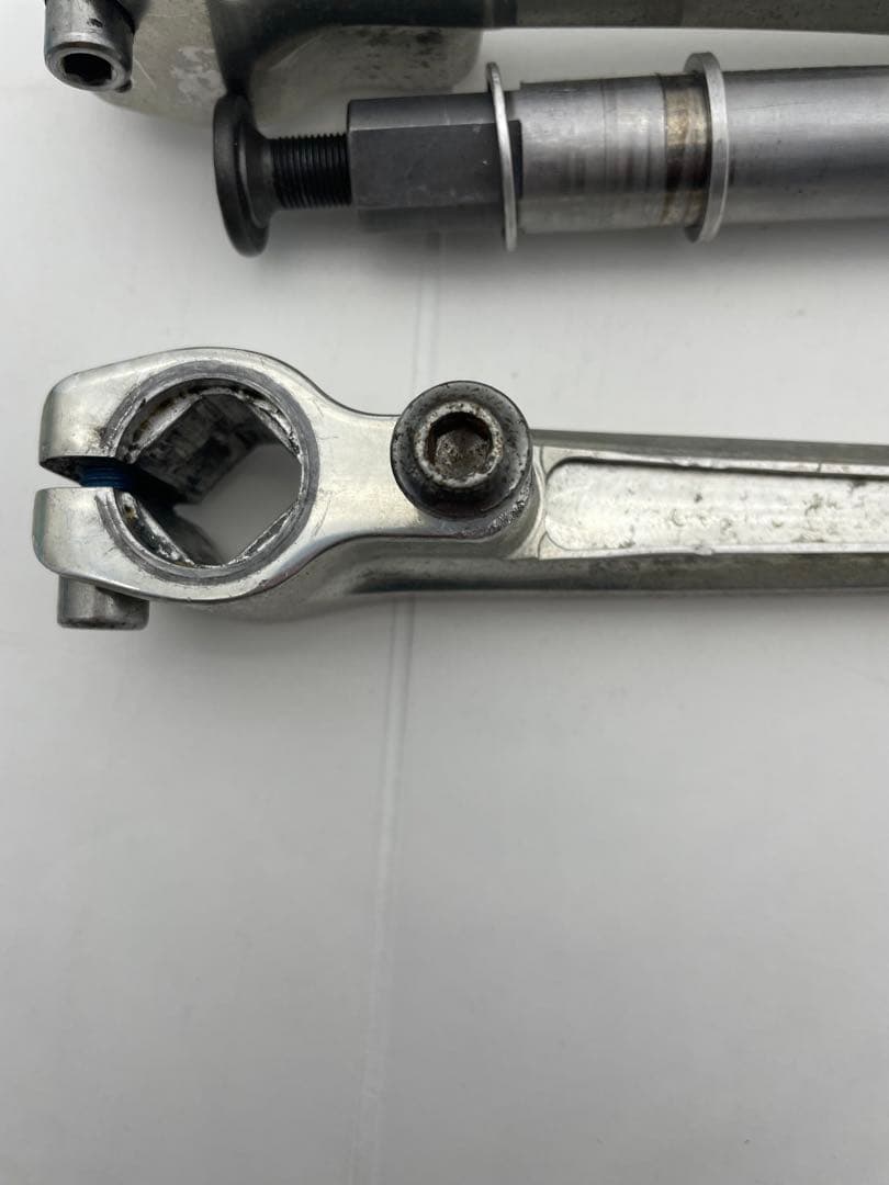 BMX ARESTIC 165アルミクランクセット ボトムブラケット付 フラット