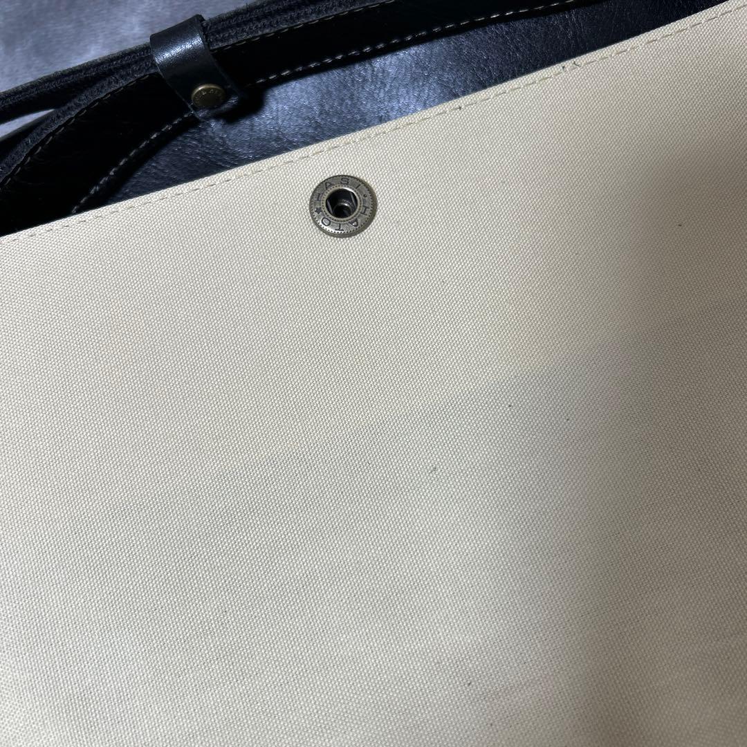 な*こ様 新品未使用　kissoraブラックレザーショルダーバッグ