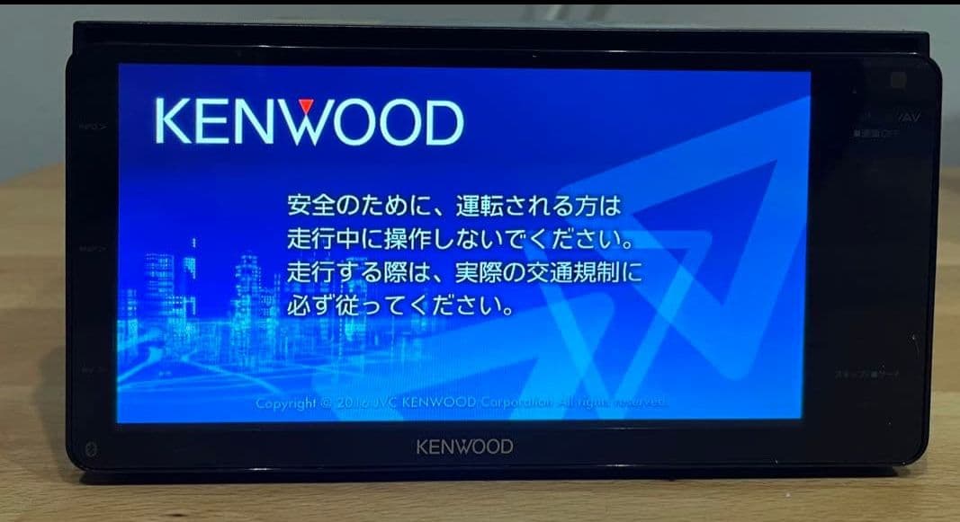 KENWOOD　彩速ナビ　MDV-Z704W