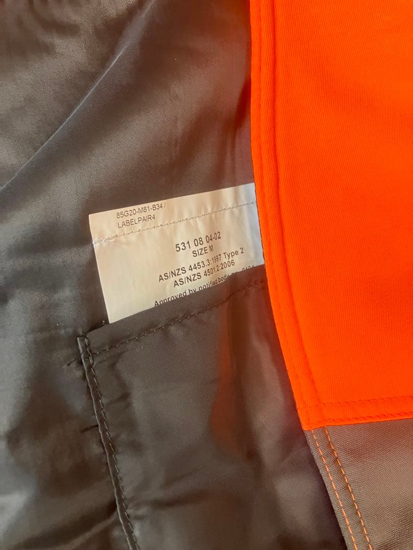 新品　ハスクバーナ　チャップスタイプ　チェーンソーパンツ　防護用品　おまけ付き