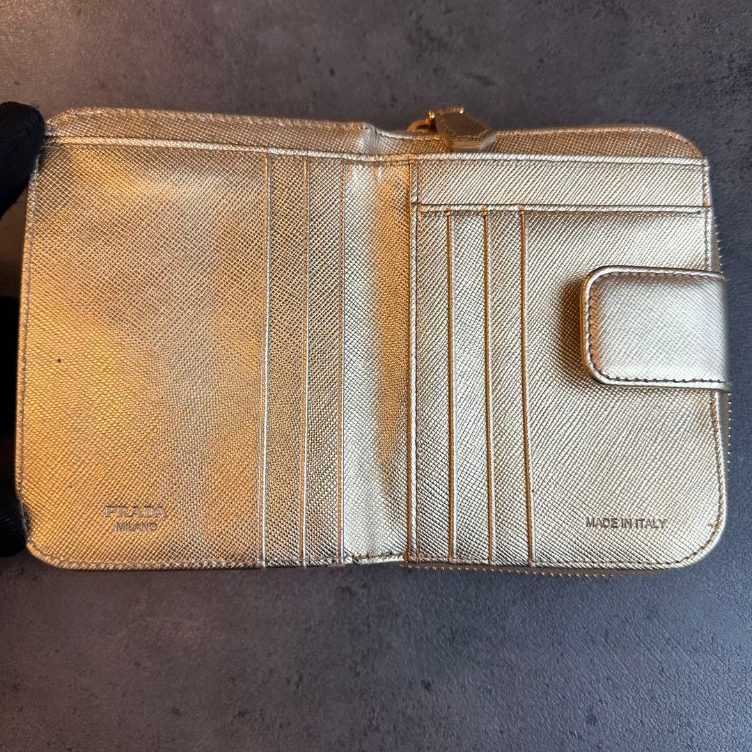 PRADA サフィアーノレザー ゴールド 二つ折財布　コンパクトウォレット