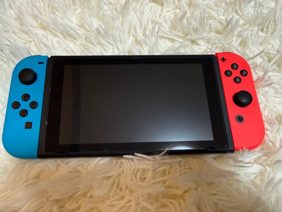 Nintendo Switch 本体 青と赤のジョイコン
