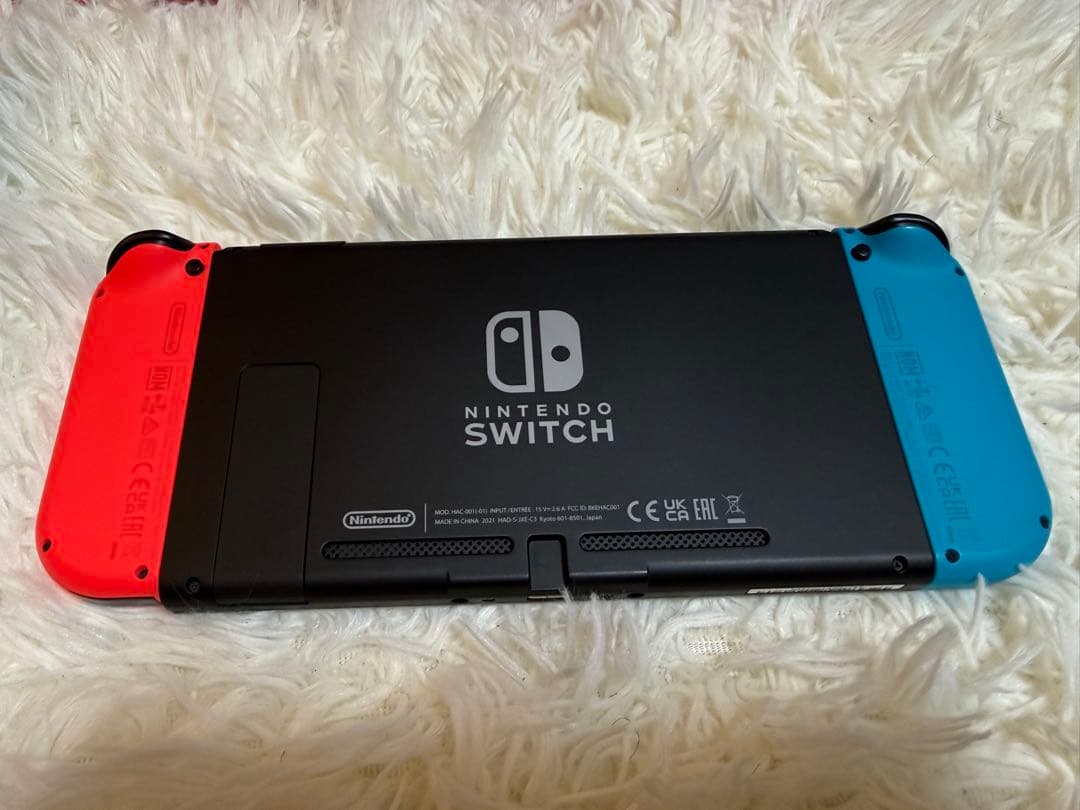 Nintendo Switch 本体 青と赤のジョイコン