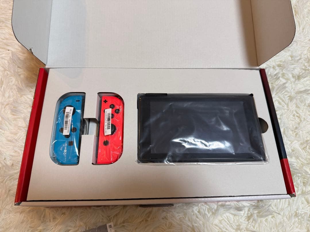 Nintendo Switch 本体 青と赤のジョイコン