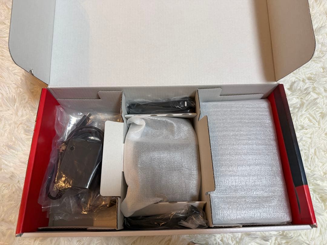 Nintendo Switch 本体 青と赤のジョイコン