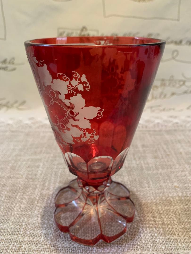 ボヘミアガラス　アンティーク19世紀後半　細密にカットされた風景画が素敵です！