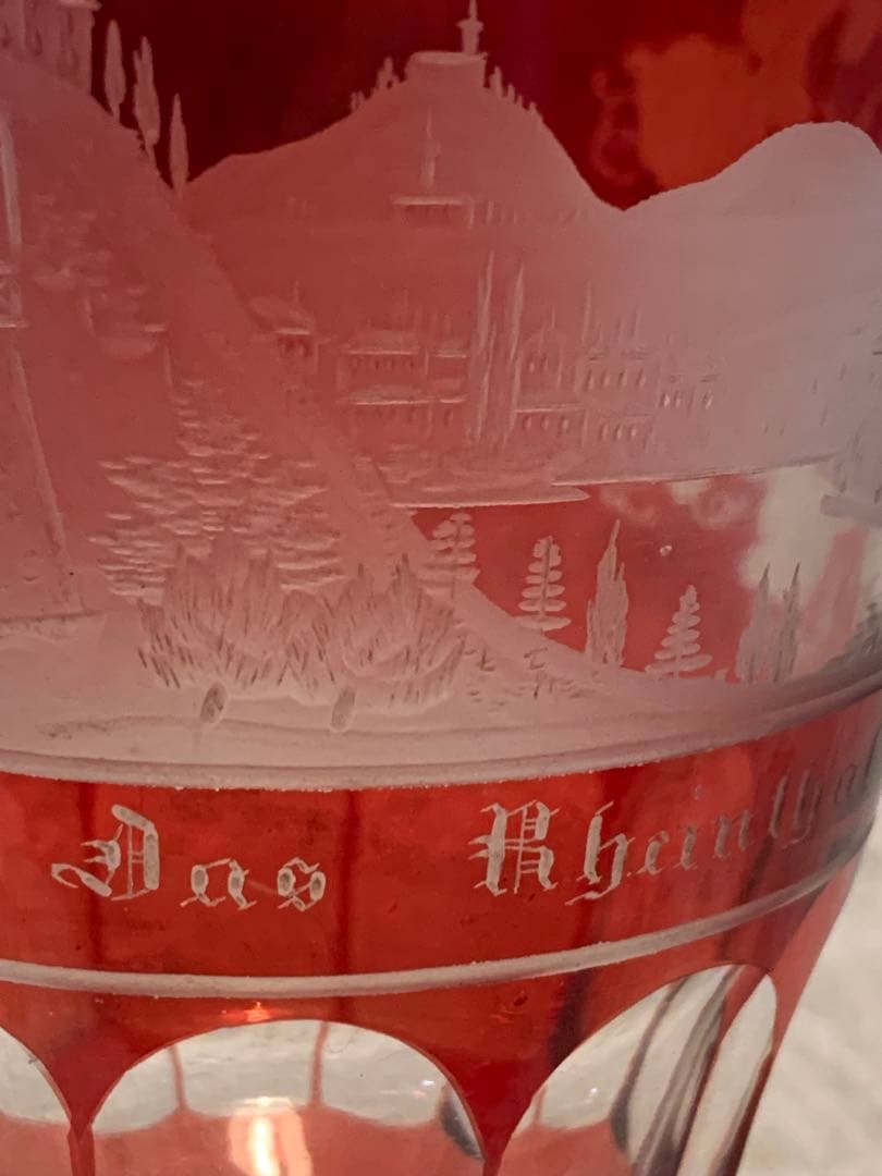 ボヘミアガラス　アンティーク19世紀後半　細密にカットされた風景画が素敵です！