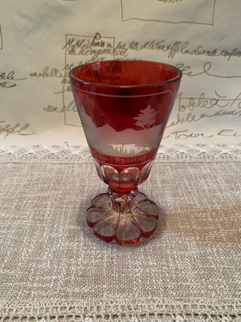 ボヘミアガラス　アンティーク19世紀後半　細密にカットされた風景画が素敵です！