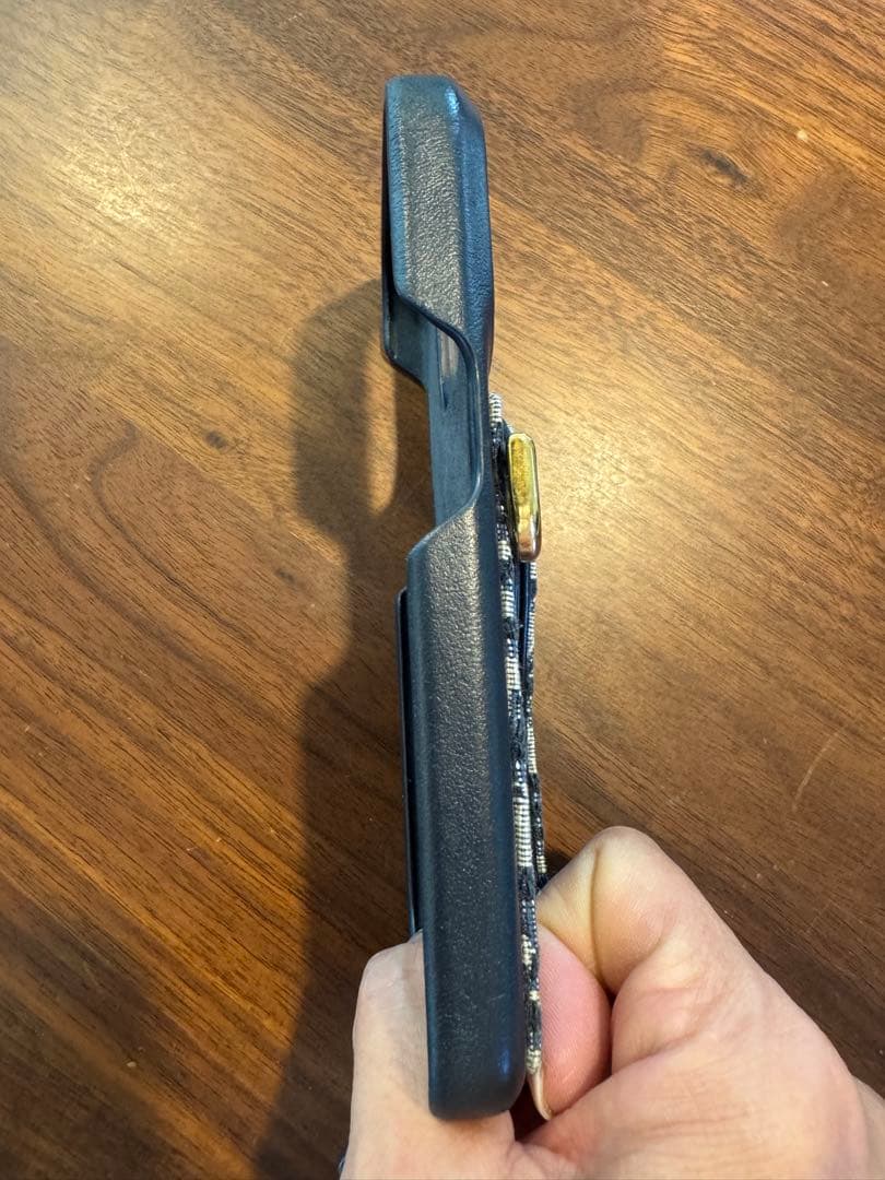 美品‼️iPhone15proカバー