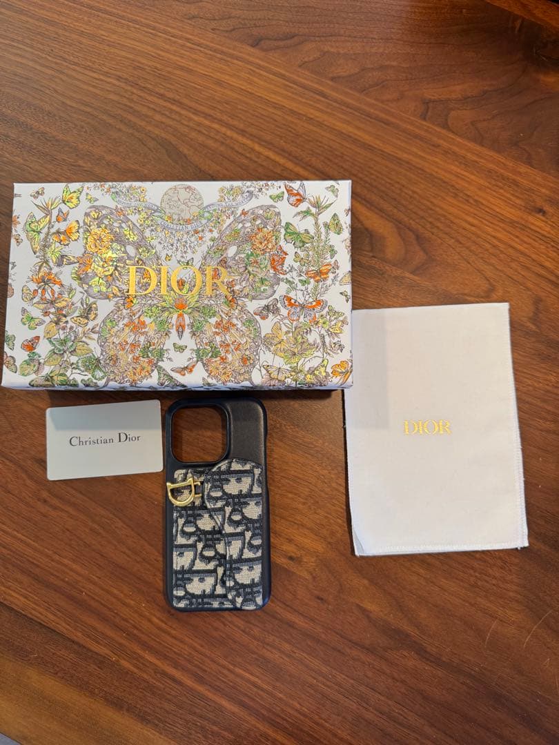 美品‼️iPhone15proカバー