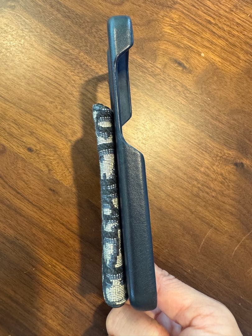 美品‼️iPhone15proカバー