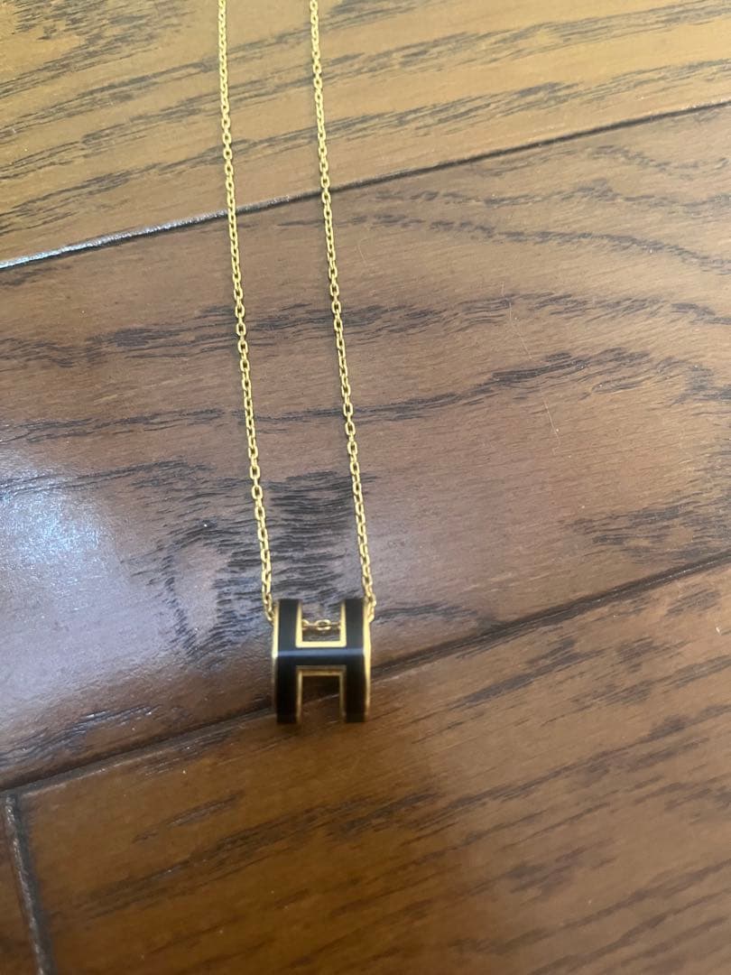 HERMES Hロゴ ネックレス ゴールド