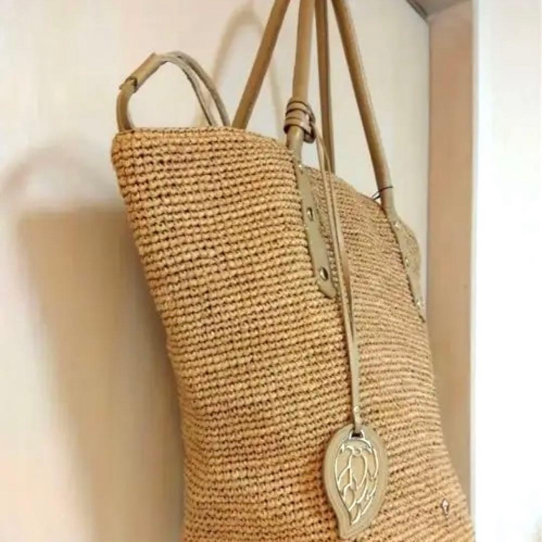 ヘレンカミンスキー【即日発送】スカーフを付けることで上品なバッグに♡