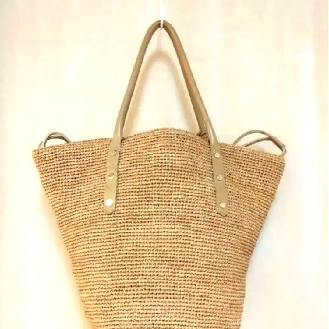 ヘレンカミンスキー【即日発送】スカーフを付けることで上品なバッグに♡