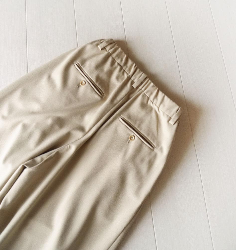 美品 ウィムガゼット 3万円 イージーパンツ テーパードパンツ ベージュ