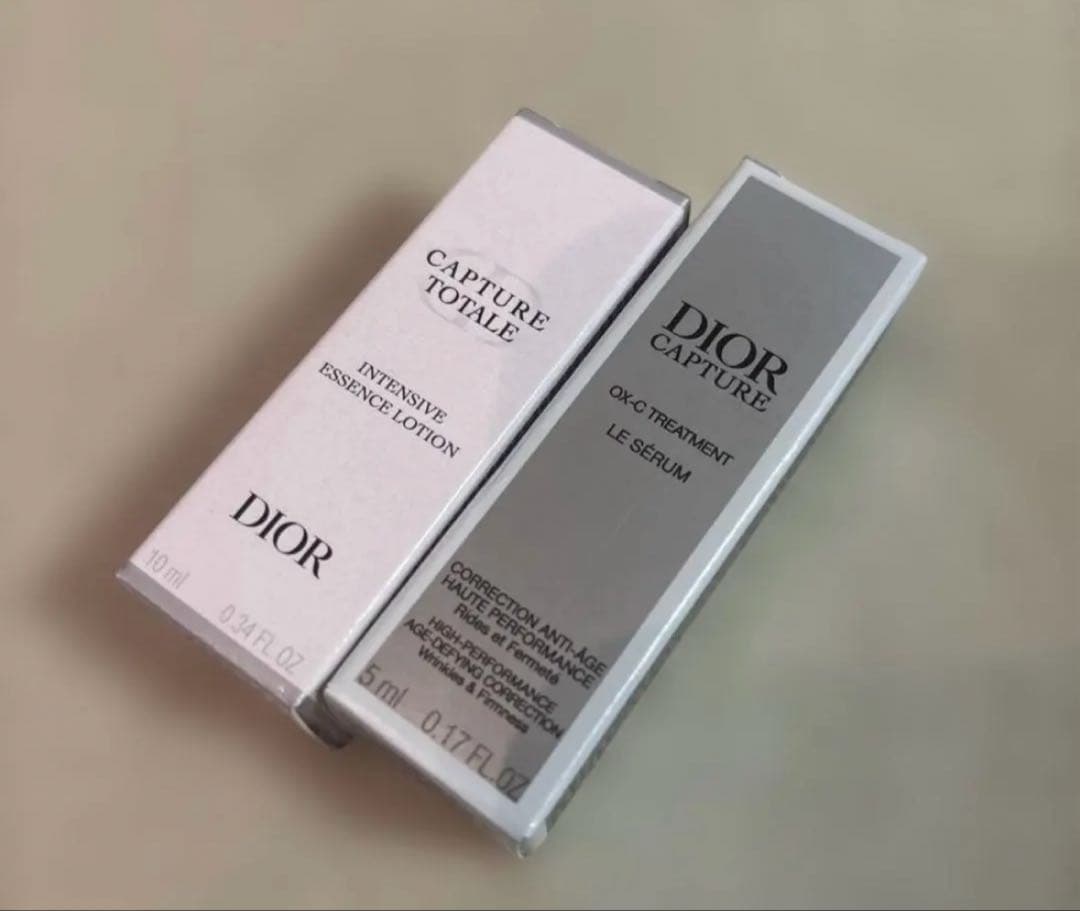 未開封DIORホリデーオファー ギフトボックス、サンプル2点付き