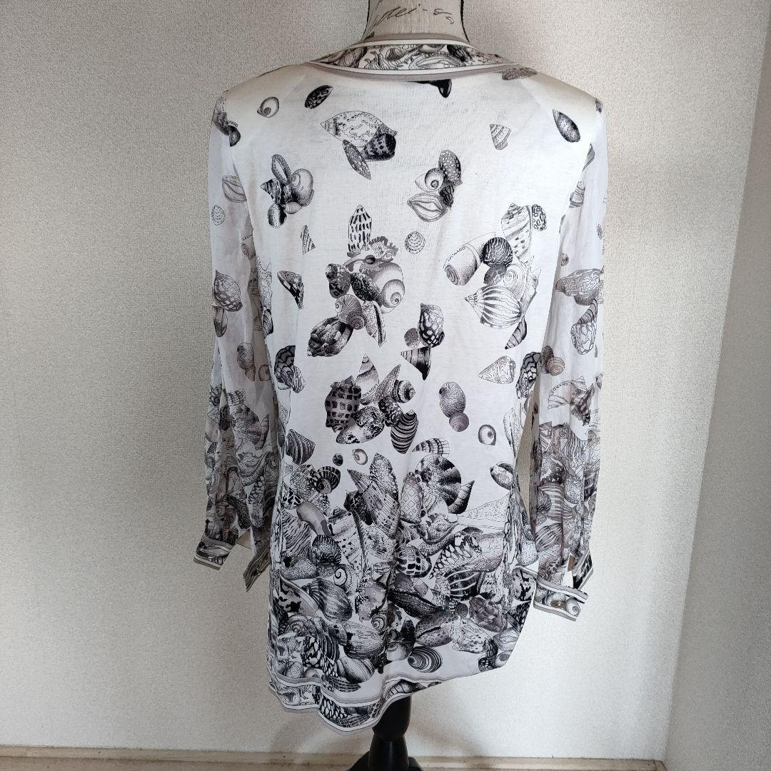 か39 美品　レオナールファッション　貝殻蝶プリント長袖チュニック　カーデ
