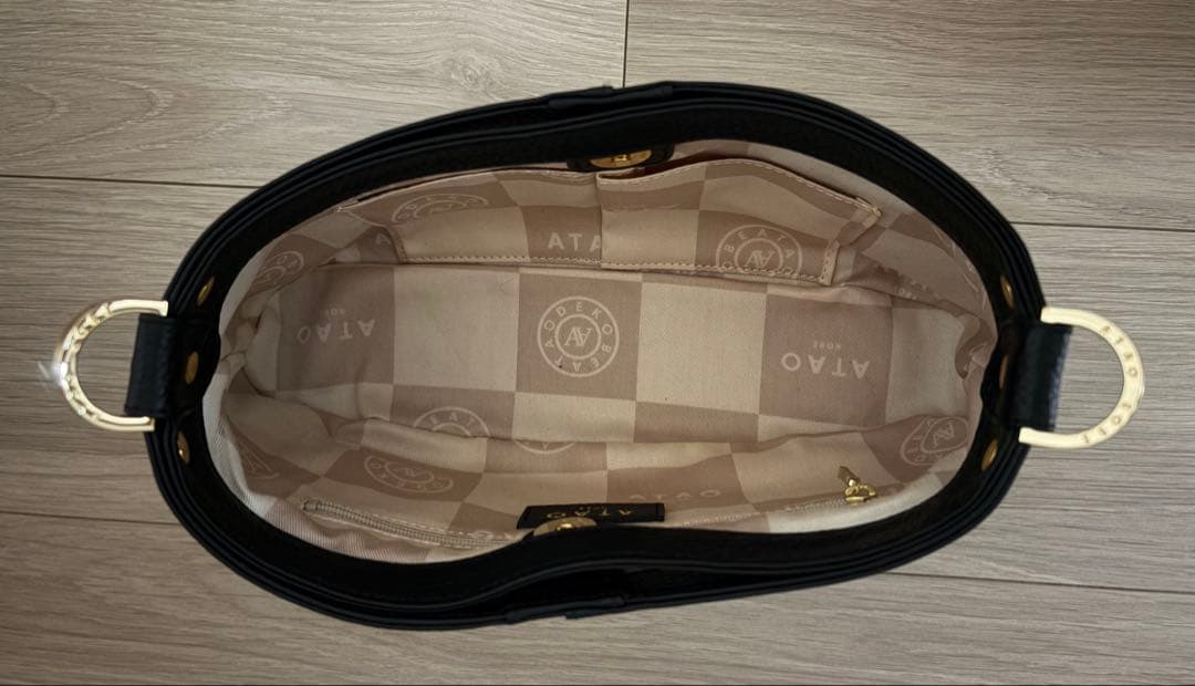 【新品】ATAO チヴィ 2Way バッグ ブラック　レザー ショルダーバッグ