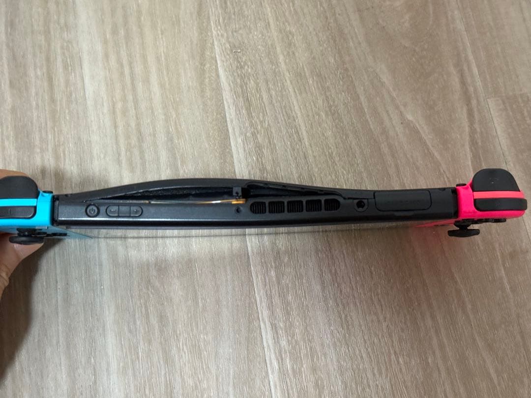 Nintendo Switch 本体【バッテリー膨れ 起動可能】任天堂 スイッチ