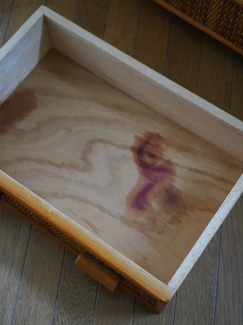 ヴィンテージ　横長のラタンチェスト