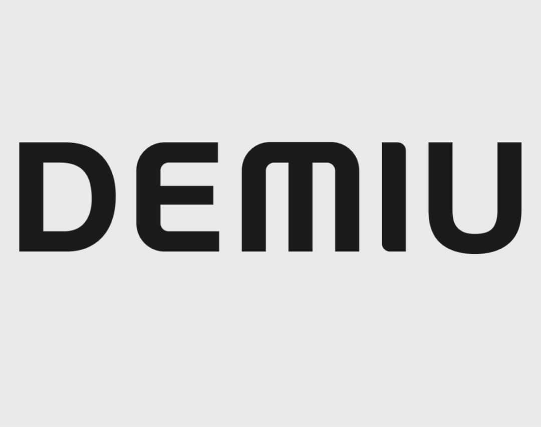 GRACE iPhone16背面手帳型ケース ベージュ