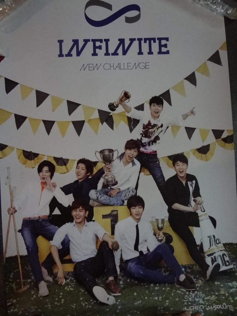 K-POPメンズアーティストポスター５０枚セット